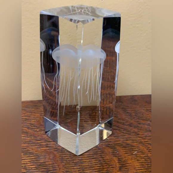 3D Jellyfish Etched Solid Faceted Lead Crystal Decorative Paperweight - Picture 11 of 16